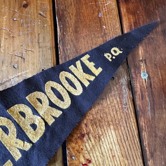 Vintage Sherbrooke PQ Felt Pennant - Picture 3 of 6